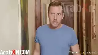 أم مثيرة تحصل على فرجها محشوًا من ابن مساعد