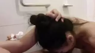 أخ يتيم اخواته