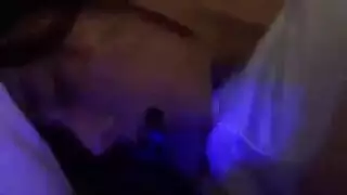 فتاتان آسيويتان تتبادلان الجلوس على الوجه ولحس الفرج