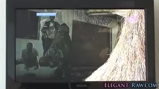 ولد يدخل بلبله في امه