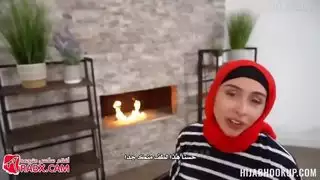 زوجة الأب المحجبة تتوسل مني ابن الزوج