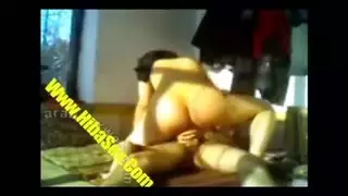 العاهرة العربية الناضجة نادية تحب الجنس الفموي العميق وابتلاع المني