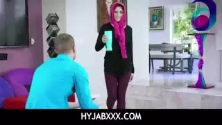 جماع شرجي إباحي: فتحة المراهقة تمتلئ من قبل عريسها القادم