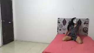 جلسة الزوجة السرية للجِماع بين الأعراق تتحول إلى ممارسة جنسية جماعية صريحة