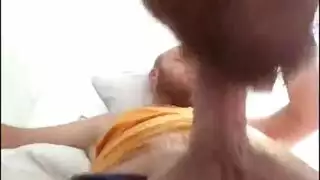 جلسة مثلي الجنس بدون وقاية بجانب المسبح