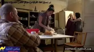 الاسرة الضارة سكس فيتش محارم اجنبي الجزء