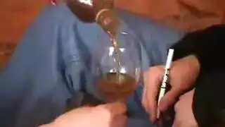 الدرس الخصوصي يتحول إلى فيلم إباحي صريح بينما تركب المعلمة قضيب الطالب