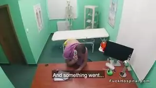 الدكتور والممرضه ينيكو المريضه الحامل